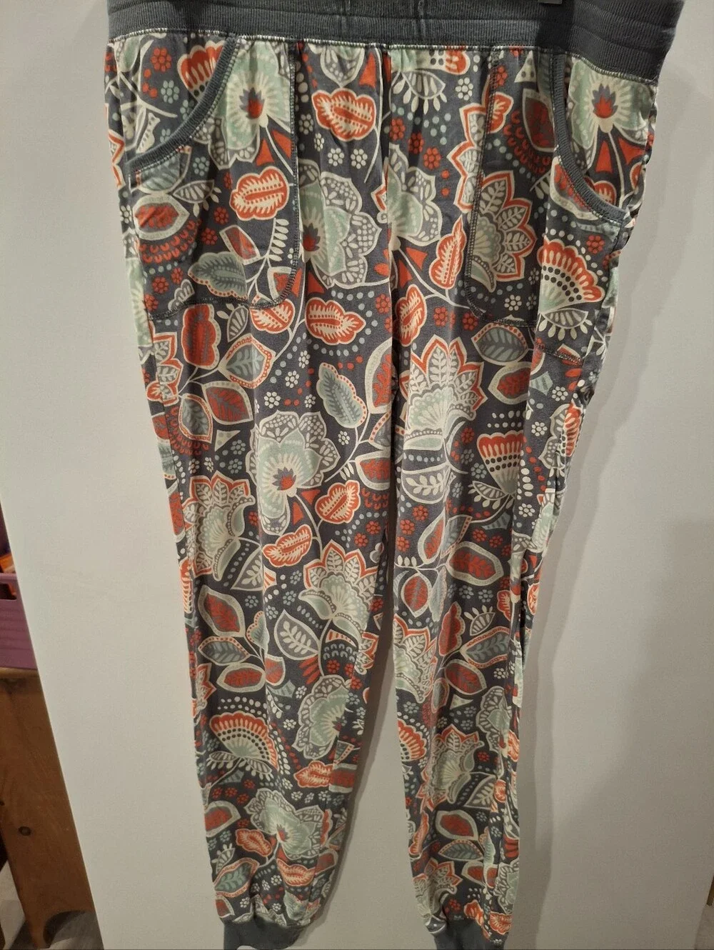 Vera Bradley Sage Green Short Sleeve Pocket Tee With Floral PJ Pants